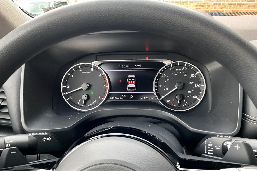Used 2023 Nissan Rogue SV AWD/4WD image 19