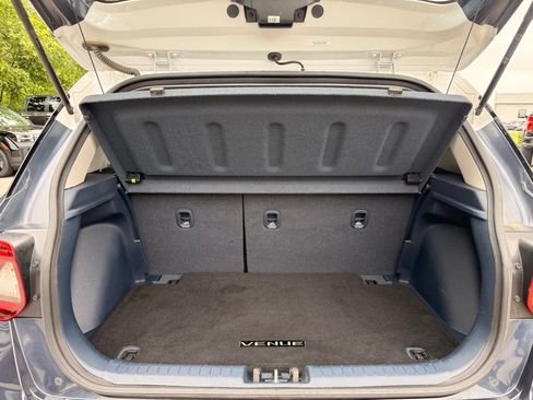 Used 2023 Hyundai Venue Limited w/ Cargo Package FWD image 34