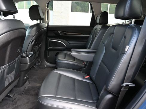 Used 2025 Kia Telluride S FWD image 19