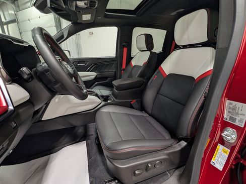 Used 2026 GMC Canyon AT4X image 18