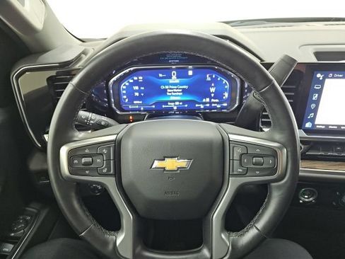 Used 2023 Chevrolet Silverado 1500 LT AWD/4WD image 4