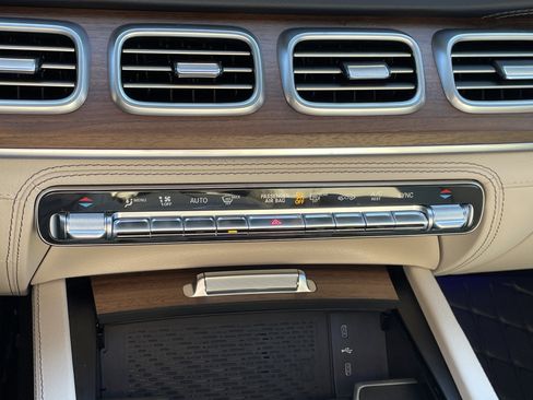 Certified 2025 Mercedes-Benz GLS 580 4MATIC image 35