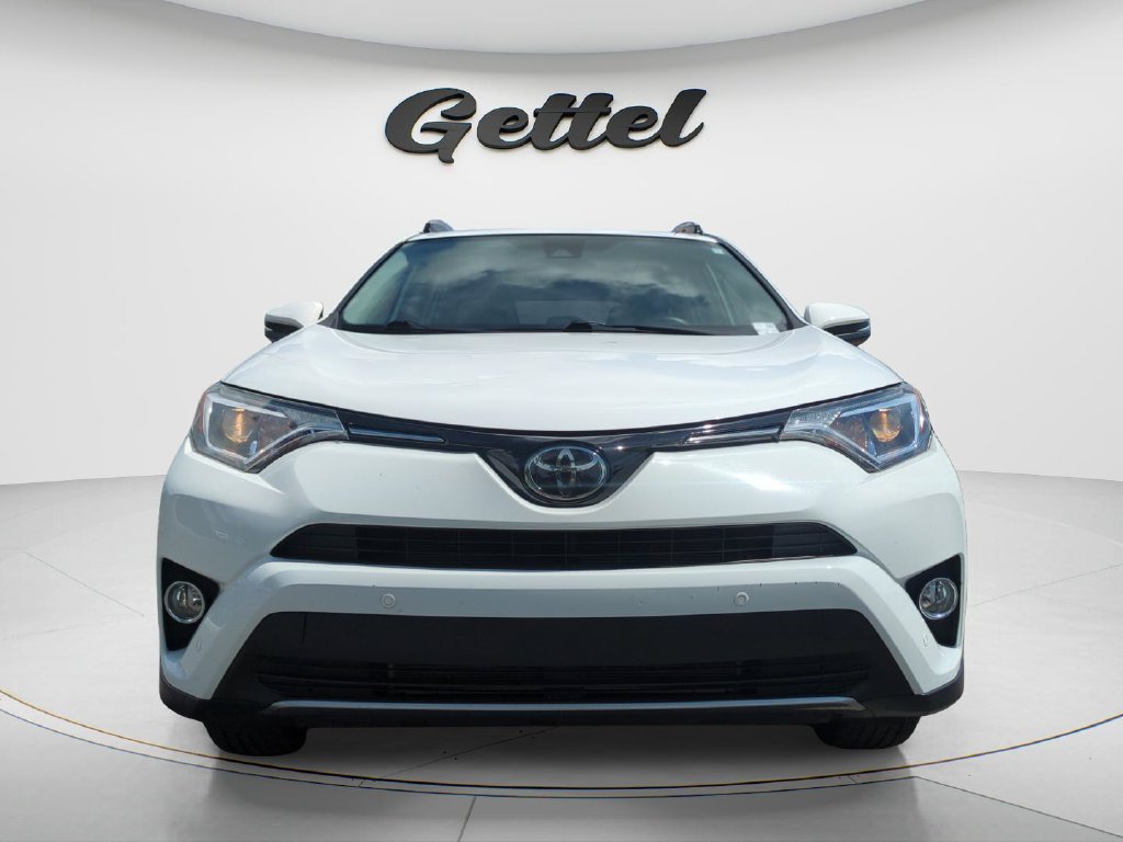 Used 2017 Toyota RAV4 XLE FWD image 2