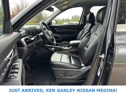 Used 2024 Kia Telluride S image 13