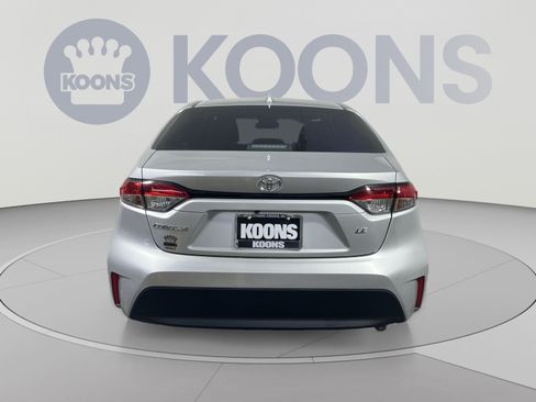 Used 2025 Toyota Corolla LE FWD image 5