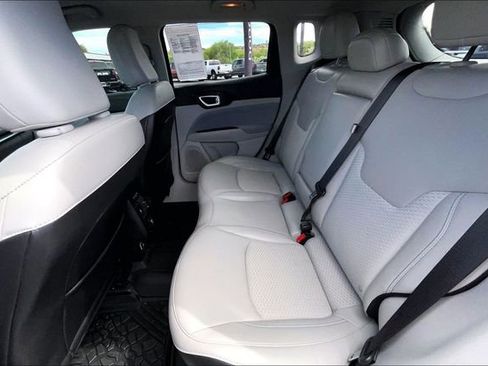 Certified 2022 Jeep Compass Latitude AWD/4WD image 28