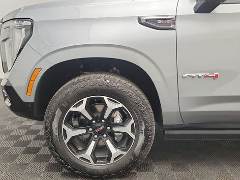 Used 2025 GMC Yukon XL AT4 w/ AT4 Premium Plus Package image 9