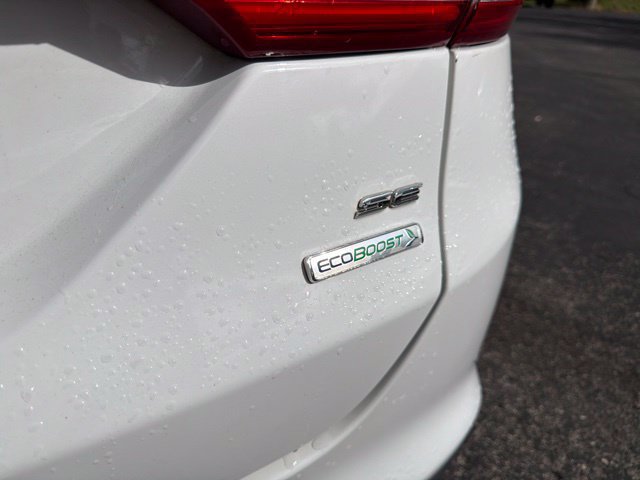 Used 2018 Ford Fusion SE w/ Fusion SE Technology Package FWD image 12