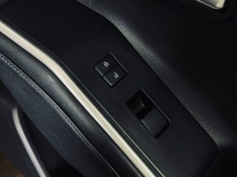 Used 2023 Toyota Highlander XLE image 16