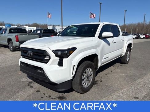 Used 2025 Toyota Tacoma SR5 image 5