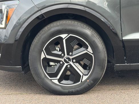 Used 2023 Kia Niro SX image 27