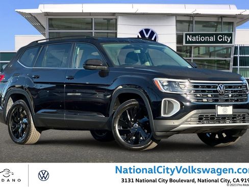 New 2026 Volkswagen Atlas SE FWD image 1
