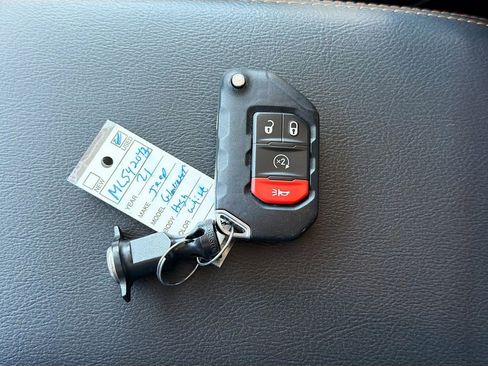 Used 2021 Jeep Gladiator Overland AWD/4WD image 36