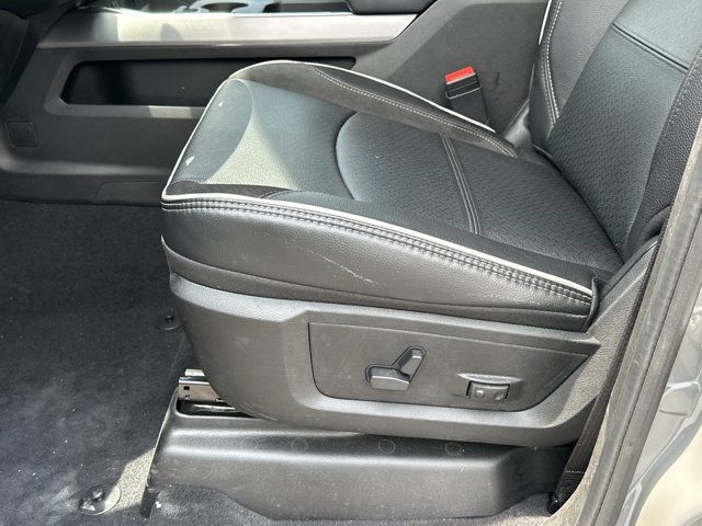 New 2026 RAM 3500 Laramie AWD/4WD image 10