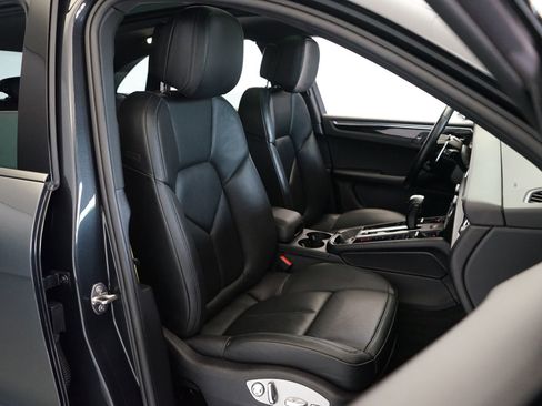 Used 2023 Porsche Macan S AWD/4WD image 10