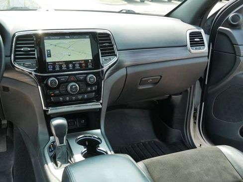 Used 2019 Jeep Grand Cherokee Altitude AWD/4WD image 23