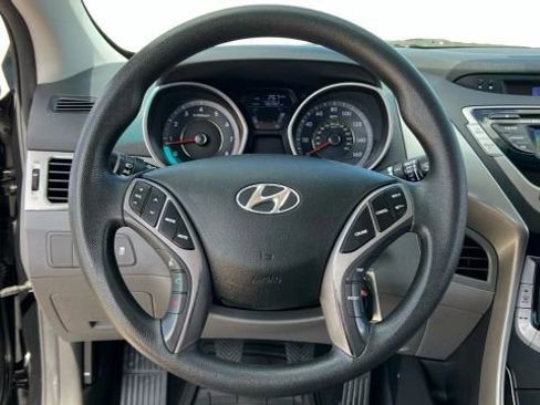 Used 2013 Hyundai Elantra image 22