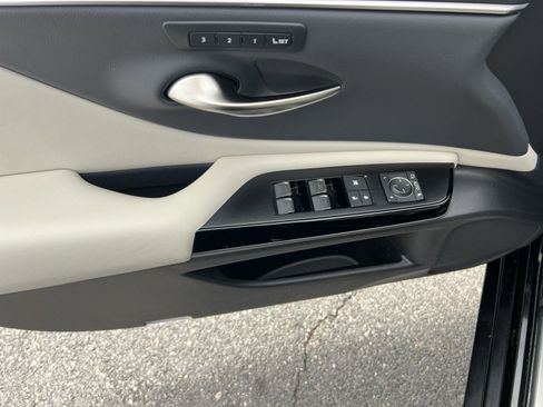 Used 2024 Lexus ES 350 w/ Premium Package image 15