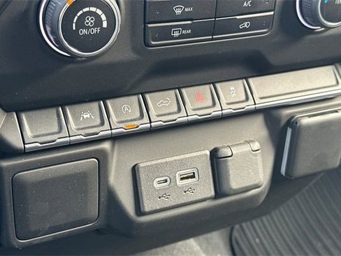 Certified 2022 Chevrolet Silverado 1500 Custom image 31