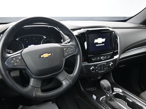 Used 2023 Chevrolet Traverse LT image 29