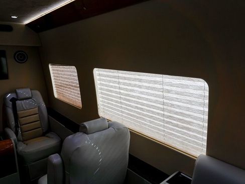 Used 2015 Mercedes-Benz Sprinter 2500 image 38