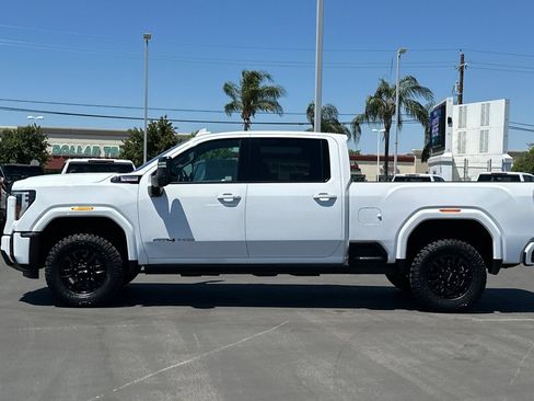 Used 2024 GMC Sierra 2500 AT4 w/ AT4 Premium Plus Package AWD/4WD image 8
