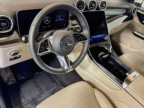 Used 2026 Mercedes-Benz GLC 300 4MATIC image 9