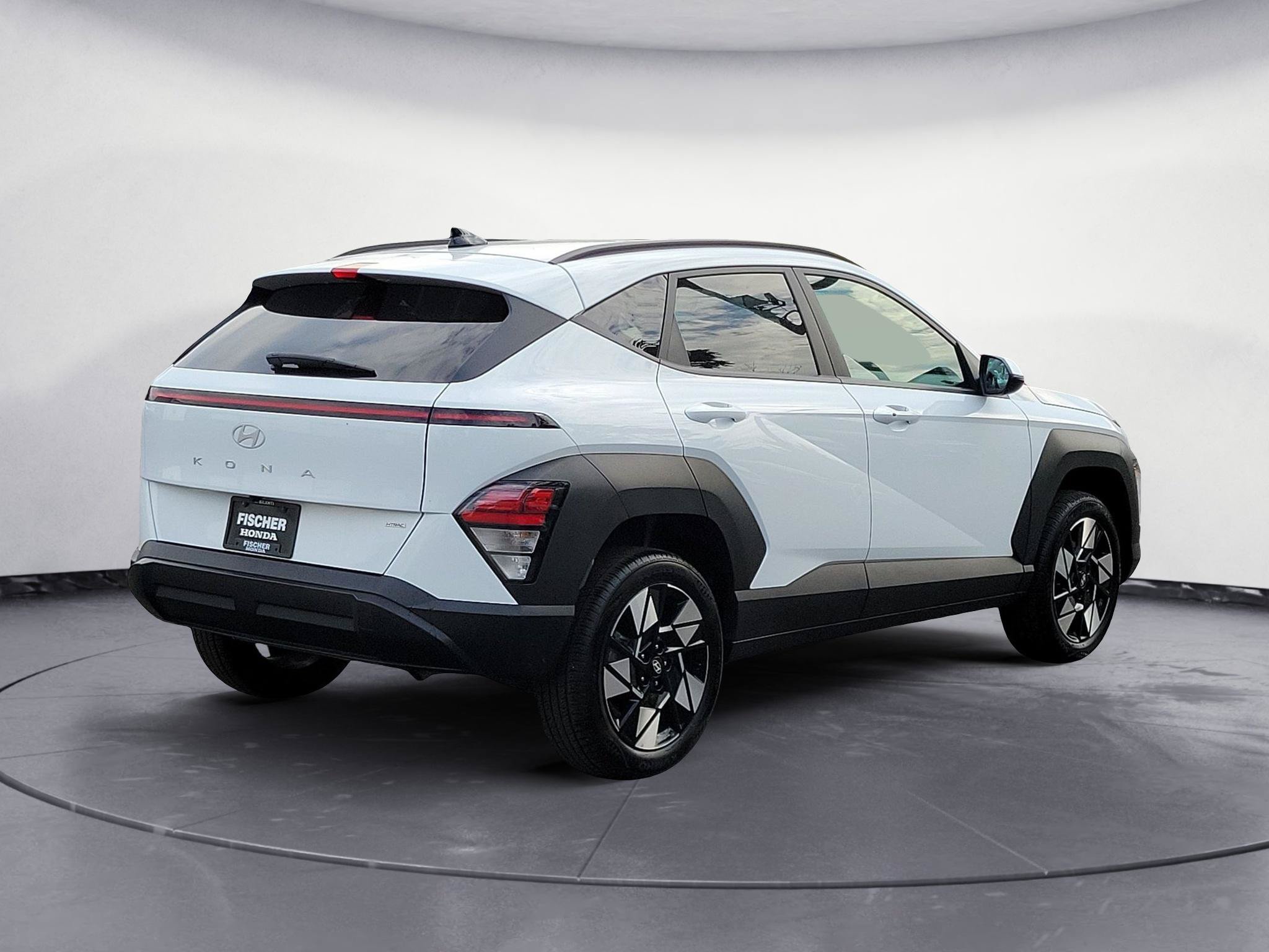 Used 2025 Hyundai Kona SEL AWD/4WD image 3