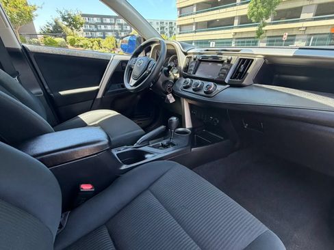 Used 2014 Toyota RAV4 LE AWD/4WD image 20