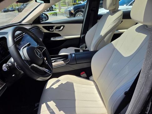 Used 2025 Mercedes-Benz E 350 Sedan w/ Winter Package image 17