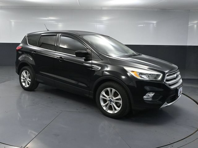 Used 2019 Ford Escape SE FWD image 1