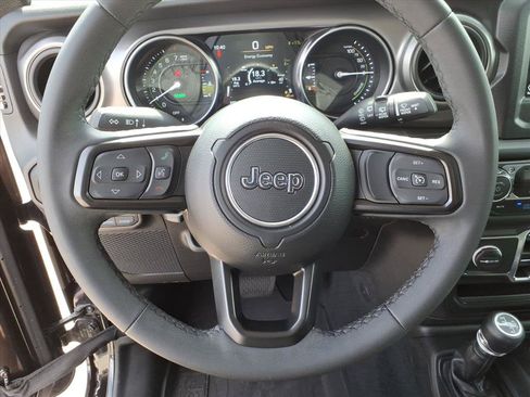 Used 2023 Jeep Wrangler Unlimited AWD/4WD image 23