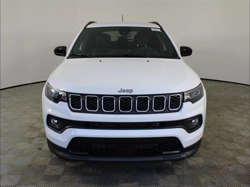 New 2025 Jeep Compass Latitude image 7