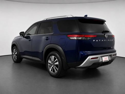 Used 2022 Nissan Pathfinder SL w/ SL Black Package AWD/4WD image 6