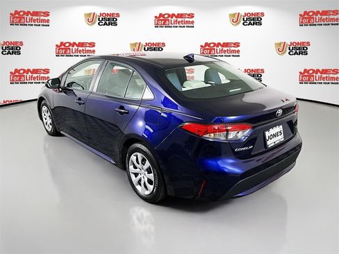 Certified 2020 Toyota Corolla LE image 2