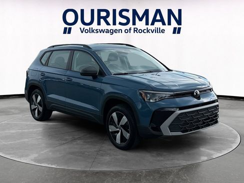 Used 2025 Volkswagen Taos S AWD/4WD image 1