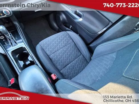 Used 2024 Nissan Kicks SV image 15