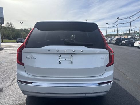 Used 2022 Volvo XC90 T8 Inscription image 4