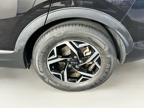 Used 2023 Kia Sportage LX FWD image 11