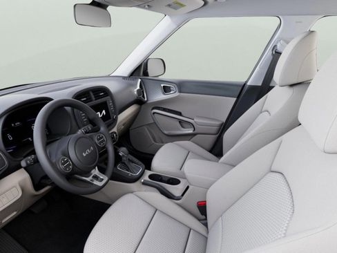 New 2025 Kia Soul LX image 17