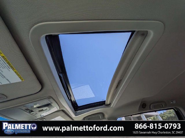 Used 2016 Toyota Sienna XLE FWD image 22
