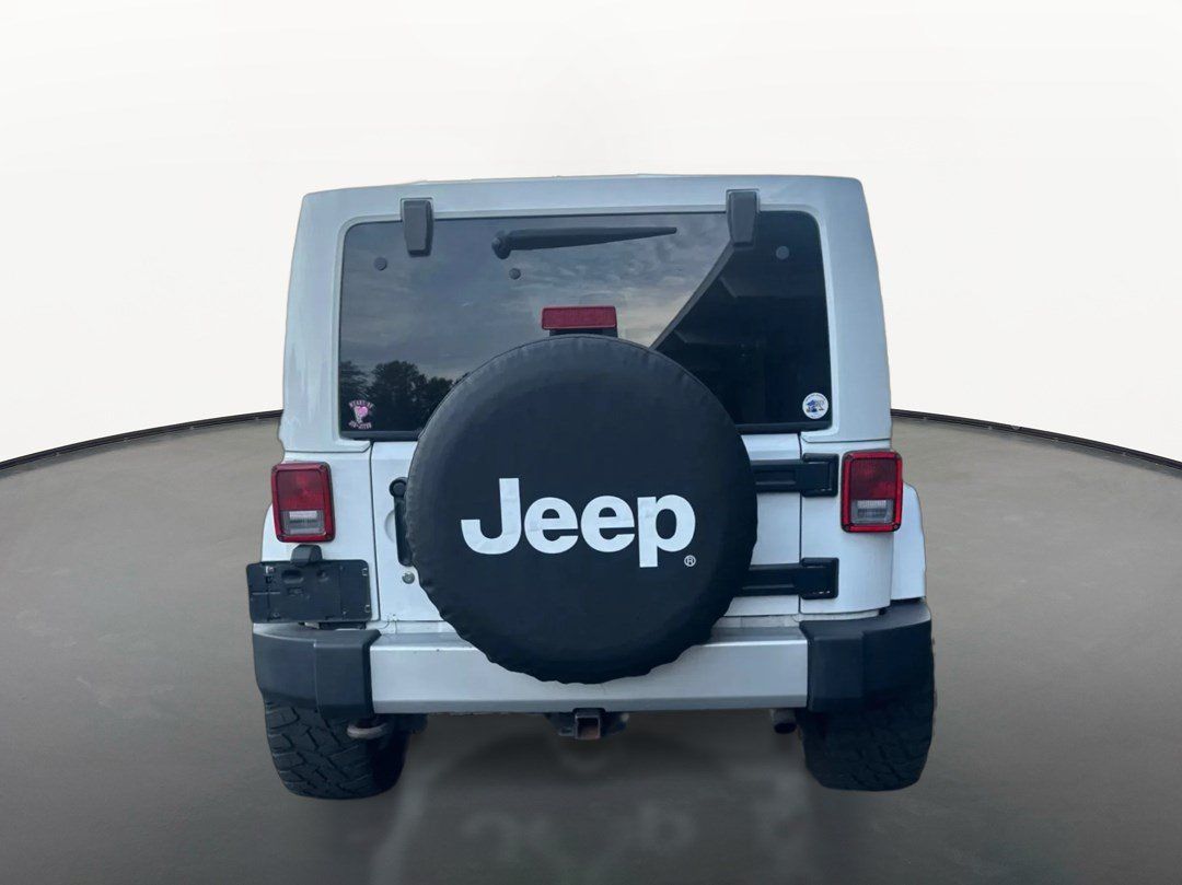 Used 2013 Jeep Wrangler Unlimited Sahara w/ Connectivity Group AWD/4WD image 4
