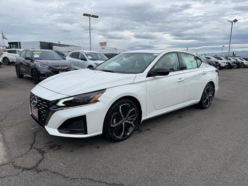 New 2025 Nissan Altima 2.5 SR w/ SR Premium Package image 3