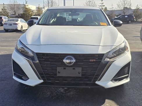 Used 2024 Nissan Altima 2.5 SR image 2