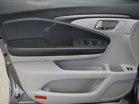 Used 2017 Honda Ridgeline RTL-T image 34