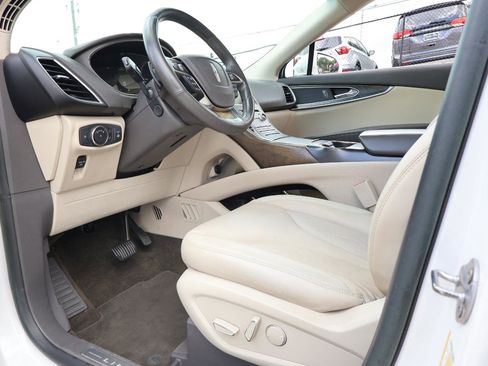 Used 2019 Lincoln Nautilus Select FWD image 32