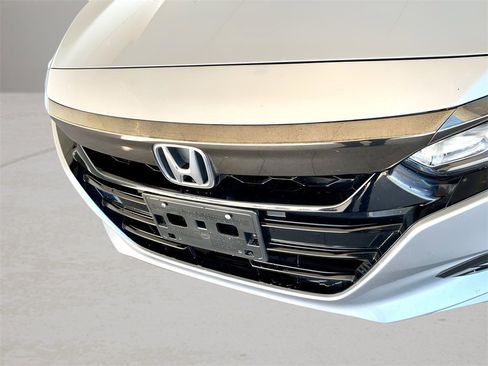 Used 2020 Honda Accord Sport image 2