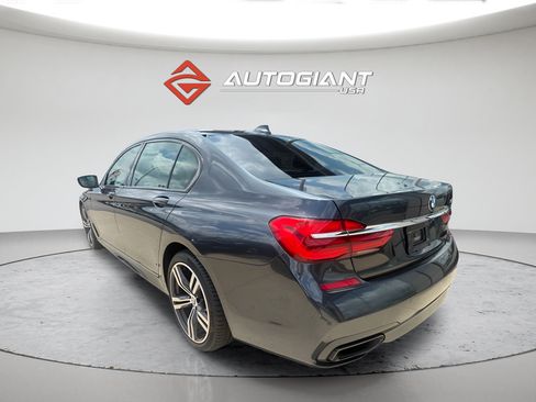 Used 2017 BMW 750i RWD image 3
