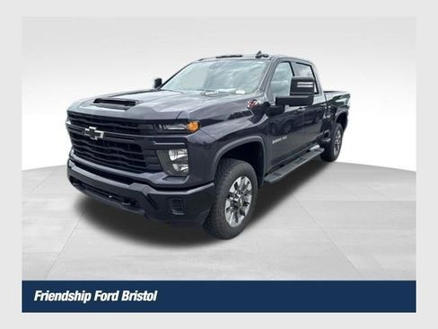 Used 2024 Chevrolet Silverado 2500 Custom w/ Custom Value Package AWD/4WD image 1