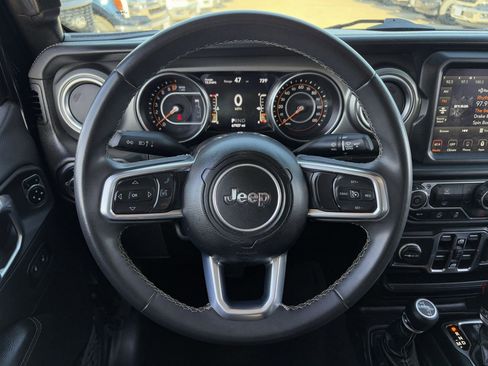 Used 2023 Jeep Gladiator Overland image 14
